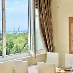 Alonia - Your Shelter By The Park And Apartamento Burgas
