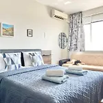Alonia - Your Shelter By The Park And Burgas