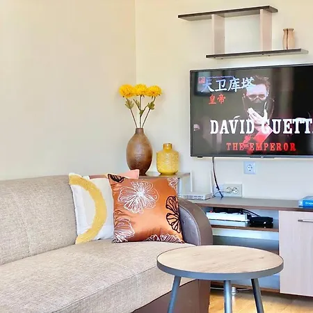 Alonia - Your Shelter By The Park And *