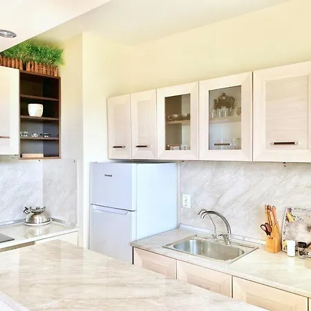 Apartment Alonia - Your Shelter By The Park And