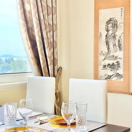 Alonia - Your Shelter By The Park And Apartment