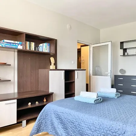 Apartment Alonia - Your Shelter By The Park And