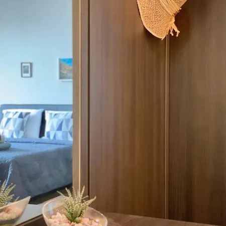 Alonia - Your Shelter By The Park And Apartment Burgas