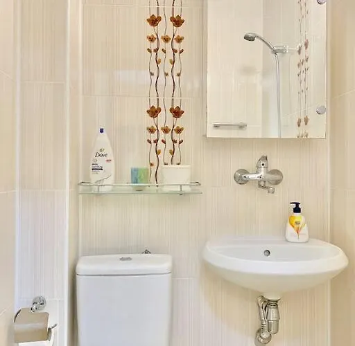 Alonia - Your Shelter By The Park And Appartement Burgas