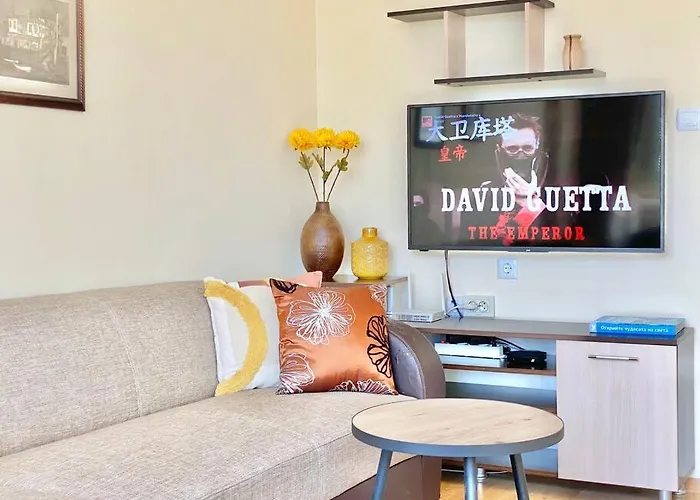 Alonia - Your Shelter By The Park And *