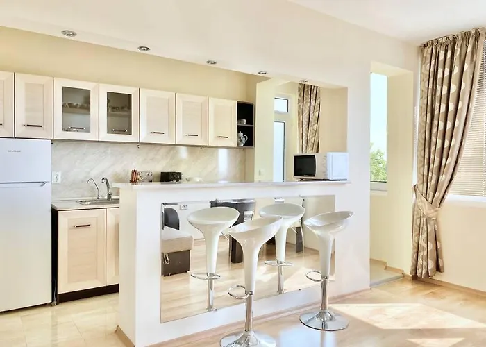 Apartment Alonia - Your Shelter By The Park And Burgas City