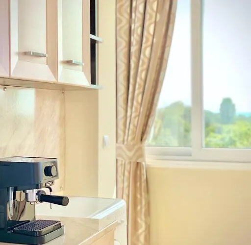 Alonia - Your Shelter By The Park And * Burgas City