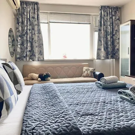 Alonia - Your Shelter By The Park And Apartamento *