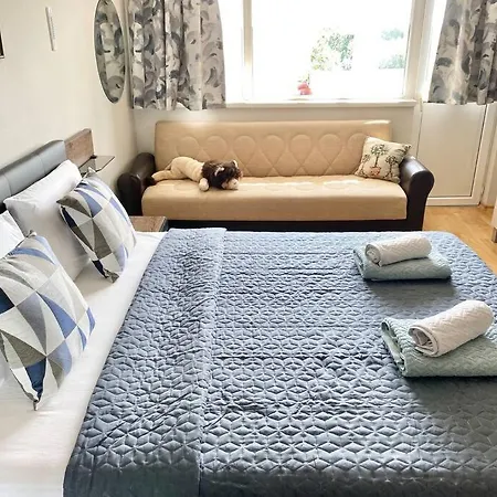 Alonia - Your Shelter By The Park And Apartament