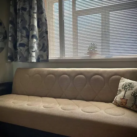 Alonia - Your Shelter By The Park And Apartamento *