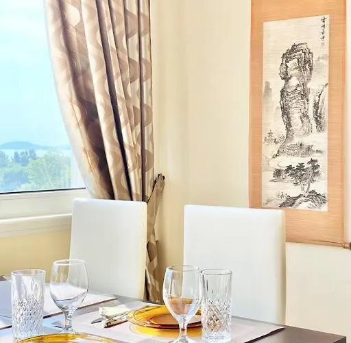 Alonia - Your Shelter By The Park And Apartament